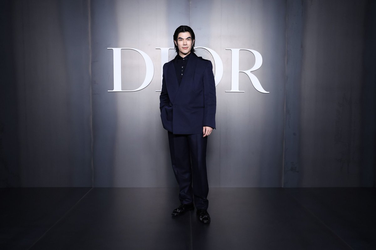 mintmag_th's tweet photo. เป๊ะคู่! ส่งความหล่อของสองหนุ่ม #Dior Ambassador อย่าง #มายอาโป ในโททัลลุ��ของแบรนด์พร้อมร่วมนั่งชมโชว์ #DiorWinter25 ที่จัดขึ้นเมื่อไม่กี่วันที่ผ่านมา💚

#MileApo #MilePhakphum #ApoNattawin 
#MileApoDiorWinter25
#DiorWinter25 #Dior
#MintNews https://t.co/5QOAo8r2Kb