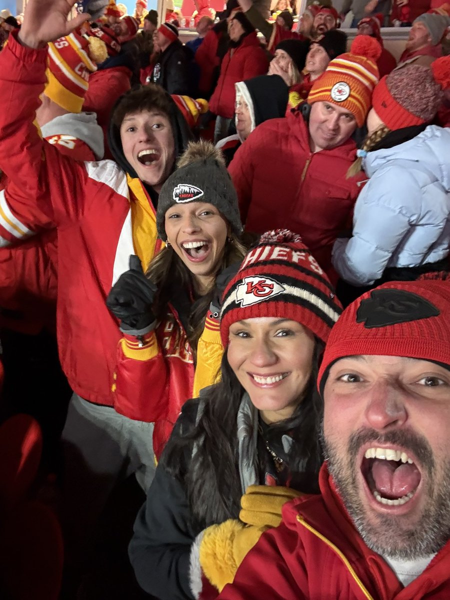 Let’s goooo!!!!! CHIEEEEFFFSSSSS!!!