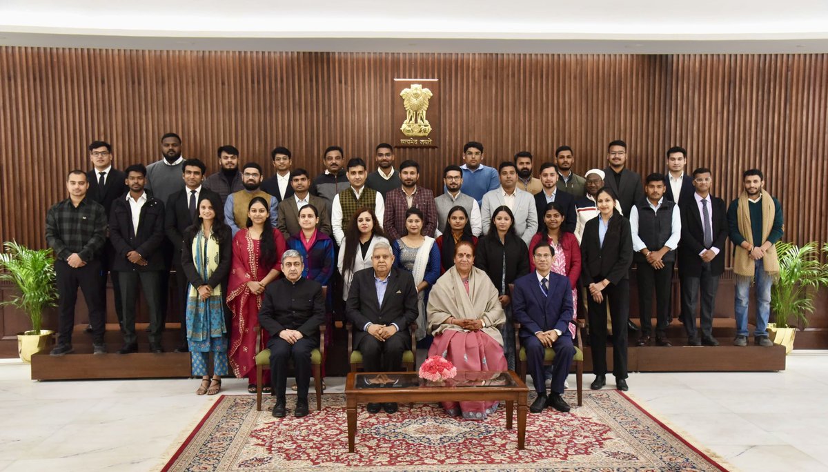 Hon'ble Vice-President and Chairman, Rajya Sabha, Shri Jagdeep Dhankhar presided over the inaugural programme for the fifth batch of participants of the Rajya Sabha Internship Programme at the Vice-President's Enclave today. 

The Hon'ble Chairman also inaugurated the online