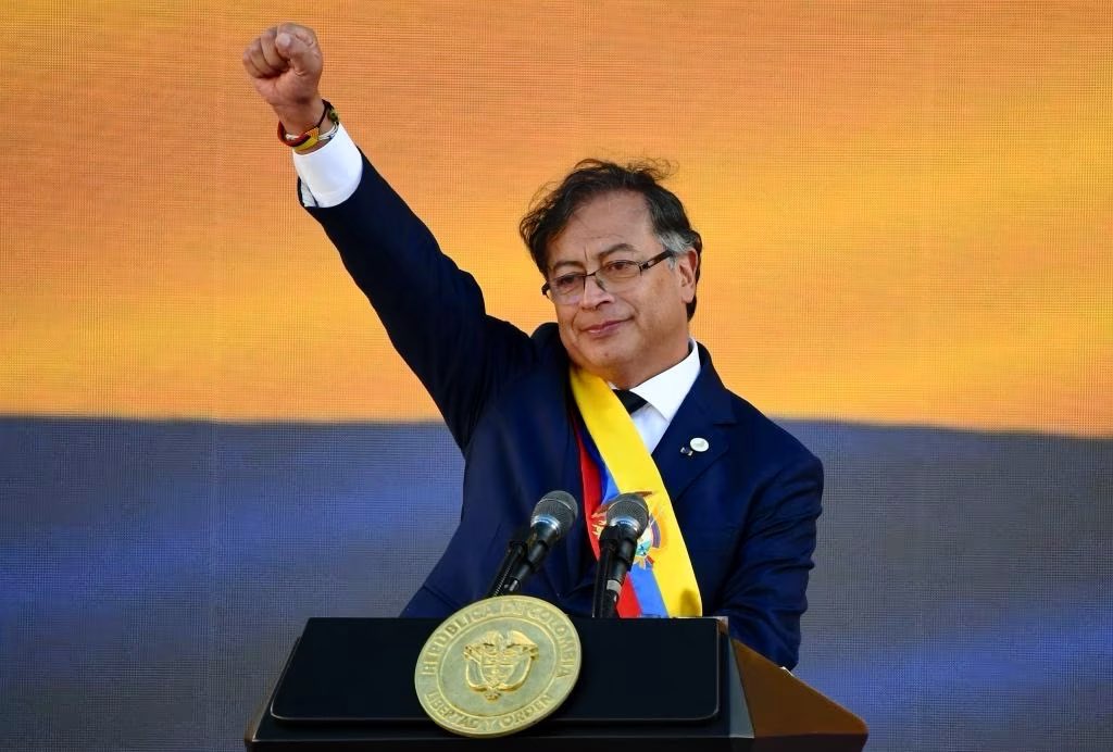 Nuestro apoyo al Presidente <a href="/petrogustavo/">Gustavo Petro</a> en su digna defensa de los derechos de los colombianos y su respuesta al tratamiento discriminatorio y al chantaje con el que se pretende presionar a su pueblo y a Nuestra América.
