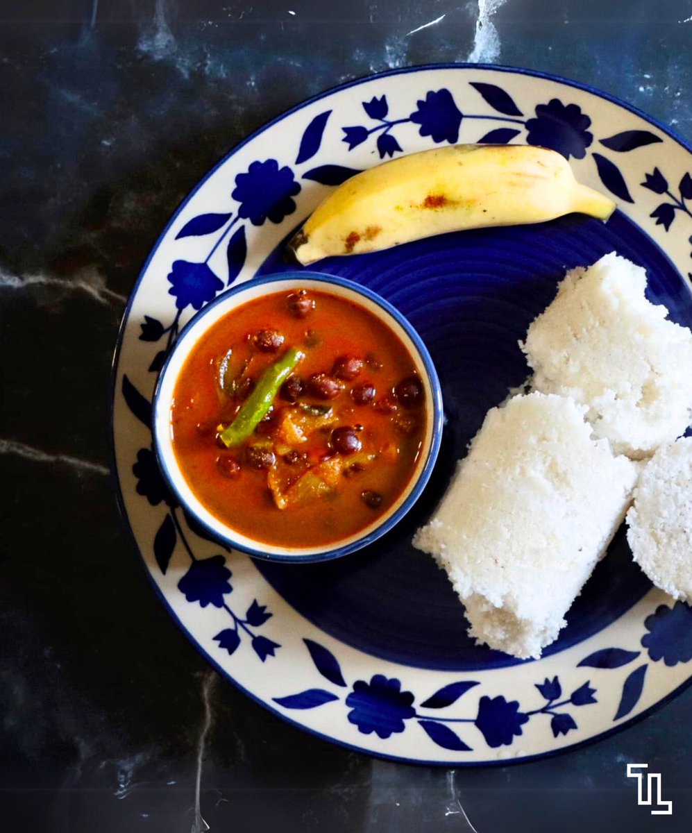 TheLocavoreIn's tweet photo. #TLrecipe | Puttu is a steamed preparation of rice flour and shredded coconut, traditionally made in bamboo steamers or coconut shells. 

Try it: https://t.co/tf3D3cbfWe 

#KeralaCuisine #PortugueseInfluence https://t.co/u6UJwEG4CS