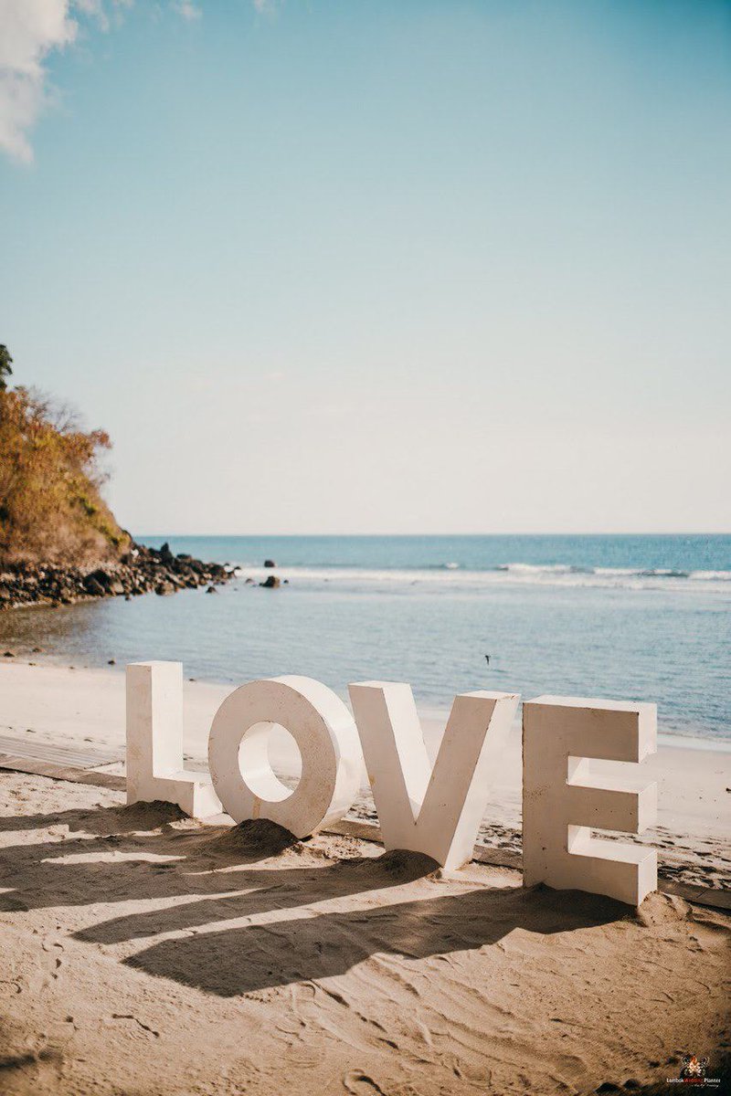 LombokWeddingP's tweet photo. Beach Wedding @ Jeevan Klui - Lombok https://t.co/MJuUEUL8ae
