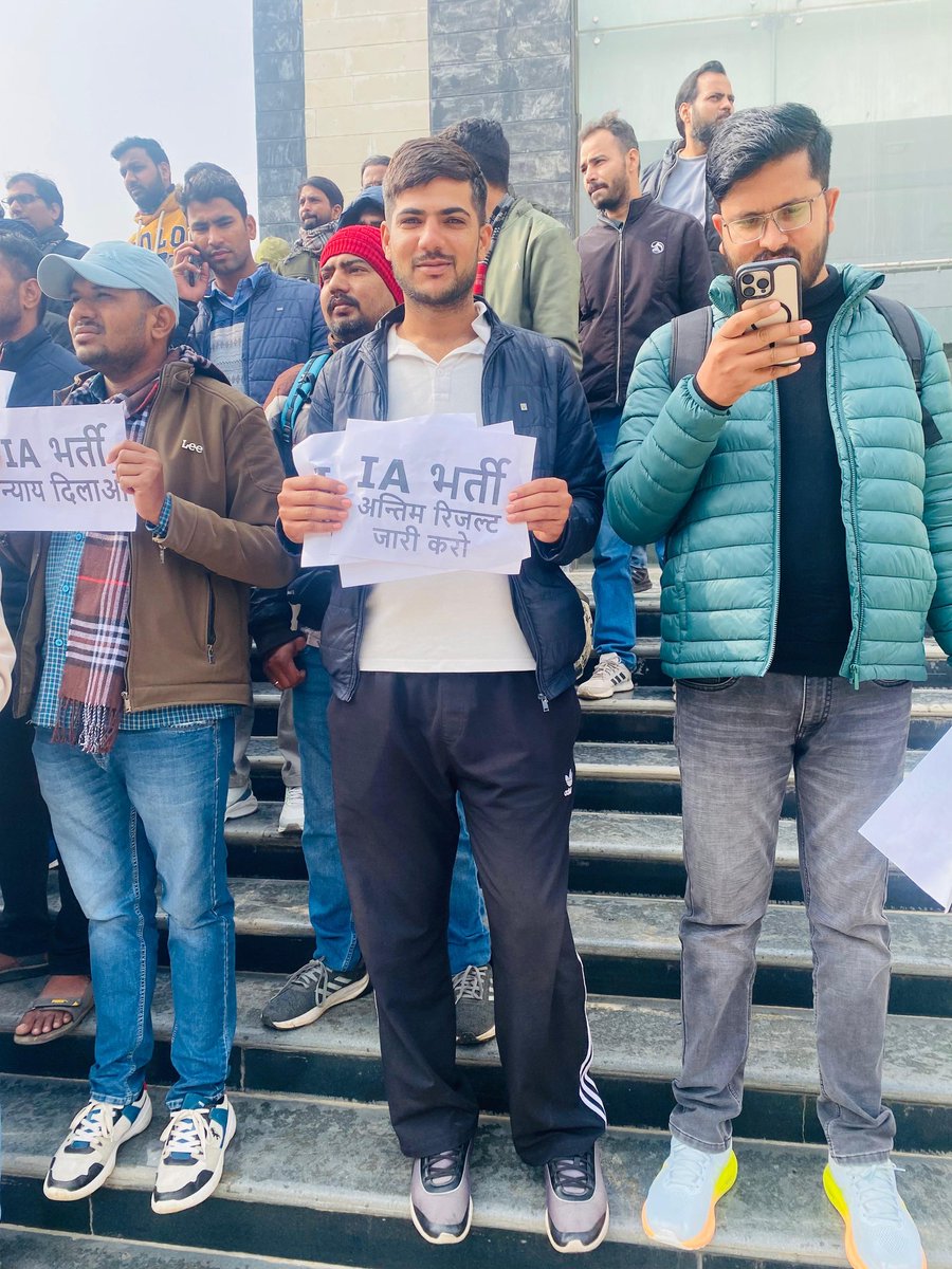 आदरणीय अध्यक्ष साहब <a href="/alokrajRSSB/">Alok Raj</a> 
कल सूचना सहायक की सुनवाई है। 3415 परिवार आपकी ओर बड़ी मासूमियत से टकटकी लगाए देख रहे है। आशा है आपके बेहरीन प्रयास से कल उनके चेहरे खिल उठेंगे।
#IA_न्यायिक_बाधा_हटाओ 
#IA_फाइनल_परिणाम_जारी_करो

<a href="/alokrajRSSB/">Alok Raj</a> <a href="/Ra_THORe/">Col Rajyavardhan Rathore</a> <a href="/DoITCRaj/">Dept of IT&C, Raj</a> <a href="/BhajanlalBjp/">Bhajanlal Sharma</a>