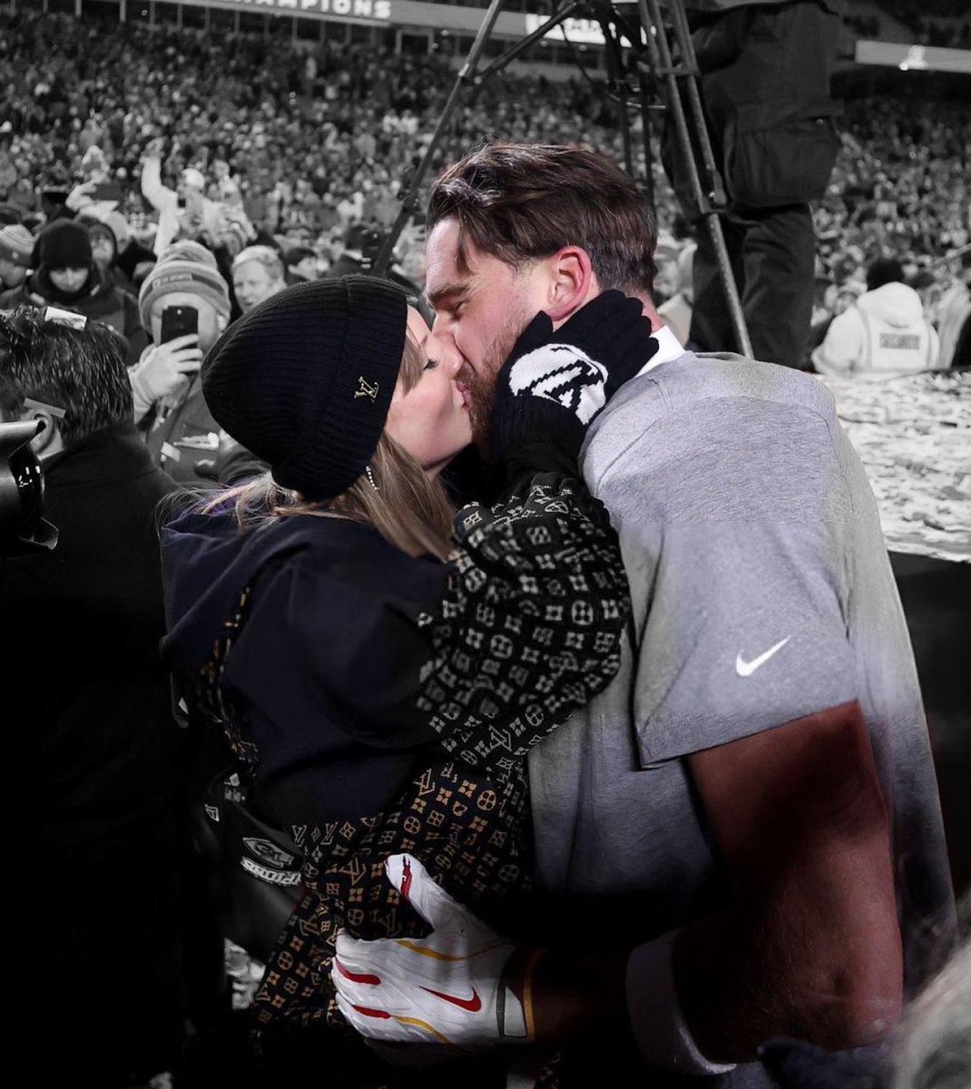 swiftsenapuros's tweet photo. mi romcom favorita https://t.co/6BpKZT8rhc