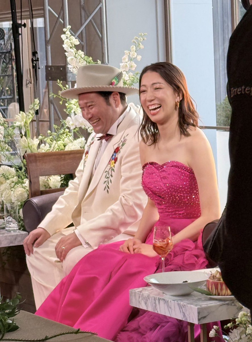 ajakatsuya's tweet photo. 楽しすぎた結婚式を一回の投稿じゃ終われないw

とんでもないケーキのコラボレーション😊
素晴らしいロケーションをわがままに貸切で
とんでもなく大好きな人達が集まってコラボレーション
思いつく限り結婚式の写真出しちゃうだろうなぁ〜
#結婚式 https://t.co/pT0M8qQCf8