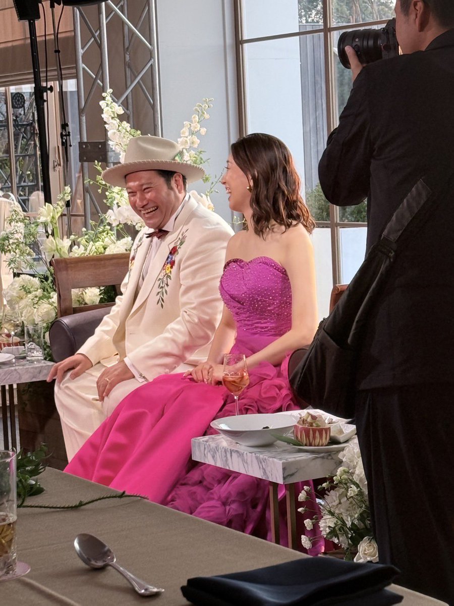 ajakatsuya's tweet photo. 楽しすぎた結婚式を一回の投稿じゃ終われないw

とんでもないケーキのコラボレーション😊
素晴らしいロケーションをわがままに貸切で
とんでもなく大好きな人達が集まってコラボレーション
思いつく限り結婚式の写真出しちゃうだろうなぁ〜
#結婚式 https://t.co/pT0M8qQCf8