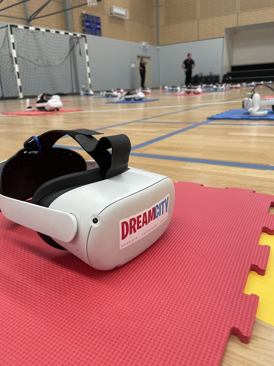 This Summer Holidays we visited Primary Schools all across Victoria to bring our Virtual Reality Activity to over 1,000+ students! 👾🎨🌏

#STEAM #incursion #edutainment #fun 
School Holiday Enquries 📲DreamCity.com.au