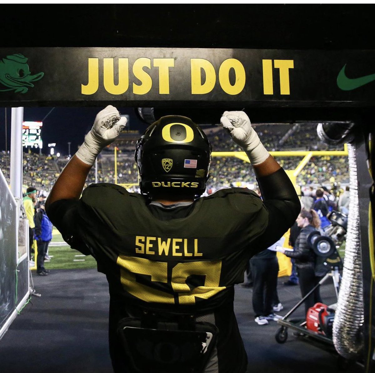 P_Trickie's tweet photo. @JaxTanner0 @oregonfootball @CoachDanLanning @duckscrootin @105CoachTerry @CoachJoeLorig @T_Dean55 @MarshallDucks @BrandonHuffman @SWiltfong_ @ChadSimmons_ @BlairAngulo @On3Recruits @208ITTA https://t.co/dulagYcIFn