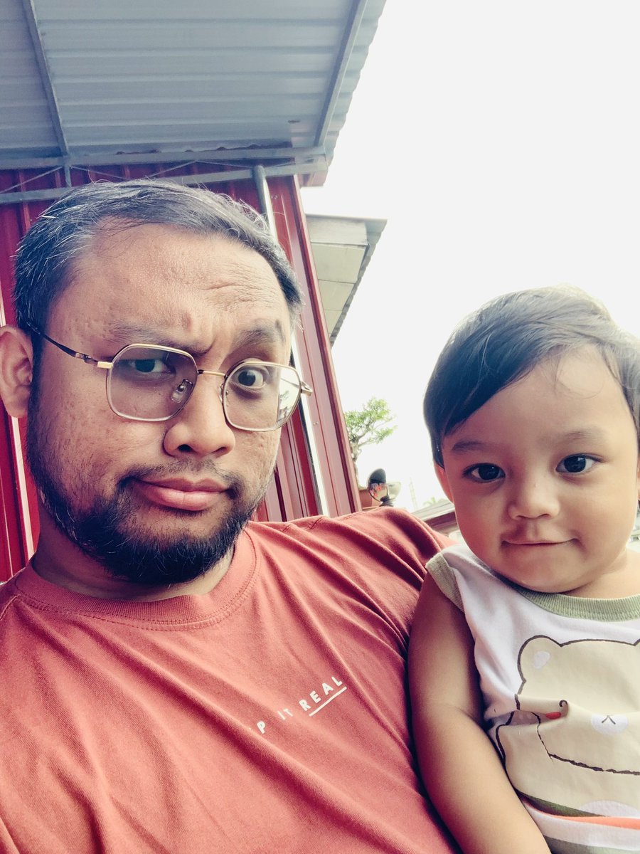 Lama tak menyenggah ke twitterjaya. Tengah sibuk melayan kerenah si kecik ni. 
👋🏻😂