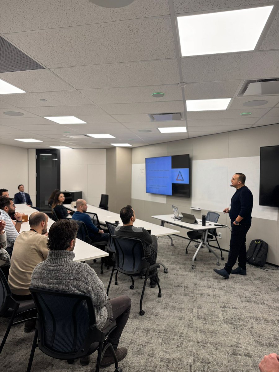 TC_TorontoBK's tweet photo. "Turks in Tech" held the "Tech Summit". 

The event provided an efficient venue to evaluate recent trends in technology, and role of Turkish tech communities in the global eco-system. 

"CTBC WoN", "SoTEAC" and "Canadian - Turkish IT Community" supported the event. https://t.co/ZTaickOovC