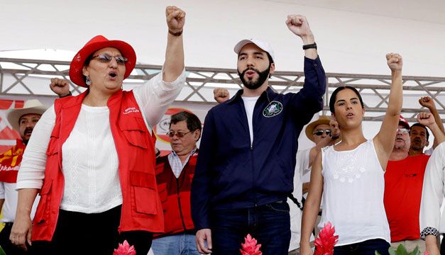 laxarus44's tweet photo. @AndreAraujoced @Henry_ColochoSV @nayibbukele Cosita pero si ellos mismos nos gobiernan
Porque crees que tenemos buenas relaciones con china comunista, Venezuela y Nicaragua
El comandante dijo en entrevista qué jamás va a cambiar sus ideales https://t.co/taTDmoACqN