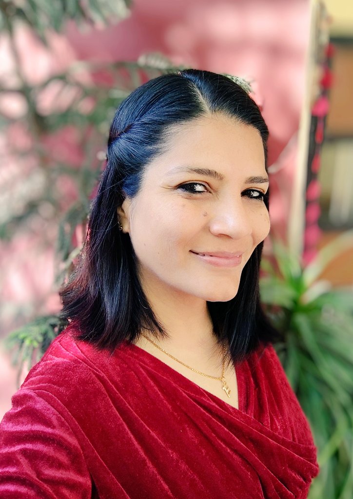 AuthorEraTak's tweet image. कोई झुक कर मिले तो उसकी विनम्रता समझो, जूं बन कर उसके सिर पर मत चढ़ो। 
- इरा टाक
#साफ़_बात #Etiquette #Polite #Gratitude #LifeLessons