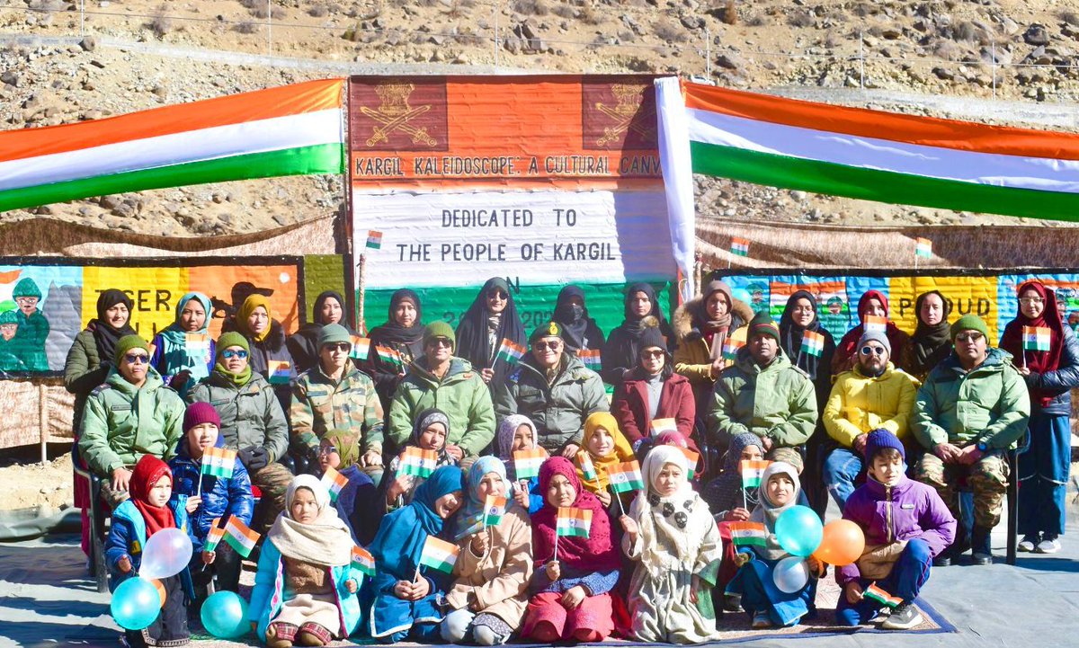 firefurycorps's tweet photo. #RepublicDay2025 

“Kargil Kaleidoscope: Ladakh's Longest Roadside Artistic Mural Unveiled on Republic Day”

On RepublicDay, Indian Army unveiled #KargilKaleidoscope transforming a 600m stretch of NH 1A into Ladakh’s longest roadside mural—a stunning tribute to art, culture and sustainability!

Spearheaded by the Indian Army, with support from Team Stringmo, BRO, NHIDCL- National Highways & Infrastructure Development Corporation and civil administration, the mural reused over 600 discarded coal tar barrels from Zanskar Valley. These recycled canvases now depict Kargil’s rich culture, national pride and environmental themes.

#KargilKaleidoscope #Sustainability
 #NationBuilding

@adgpi
 @NorthernComd_IA
@ANI
 @lg_ladakh
@prodefleh
