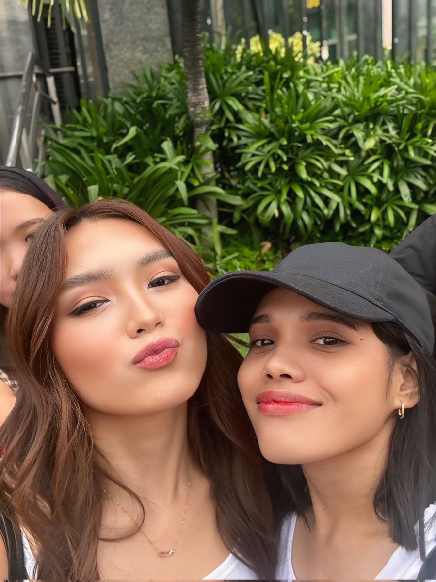 LarsyyyJean's tweet photo. happiest birthday to this amazing woman. i love you as always, in all ways.♡̷̷ @francinecarreld https://t.co/gCONyQjQmz