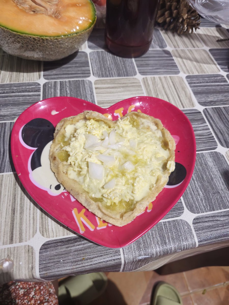 GRabielaCandela's tweet photo. El amor no está en el aire. Está en la comida 😍
Queso 🧀 fresco de #CuajinicuilapaGro 
#Jocoque 
Deliiii  🤤👌🏾 https://t.co/Z232ei6PHk