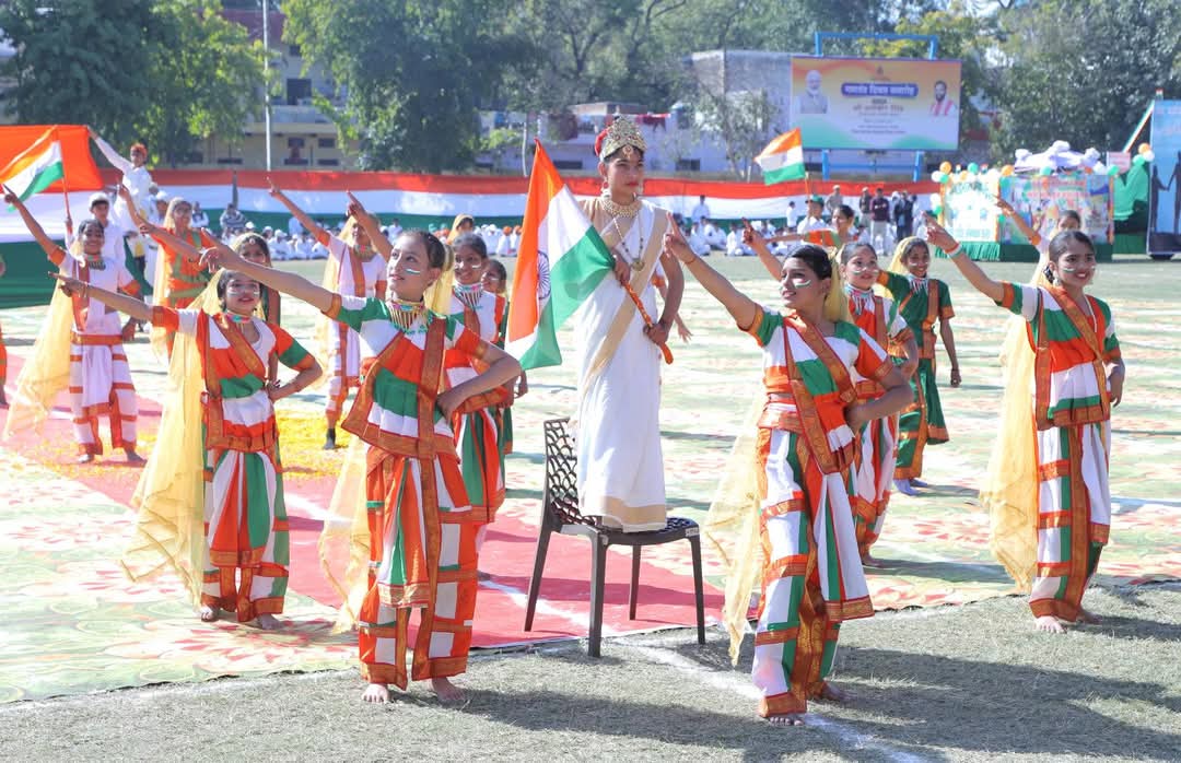 DCMahendragarh's tweet photo. जिला महेंद्रगढ़ में धूमधाम से मनाया 76वां गणतंत्र दिवस समारोह

जिलास्तरीय कार्यक्रम में सांसद चौधरी धर्मबीर सिंह ने फहराया राष्ट्रीय ध्वज https://t.co/r9ob7QtDCp
