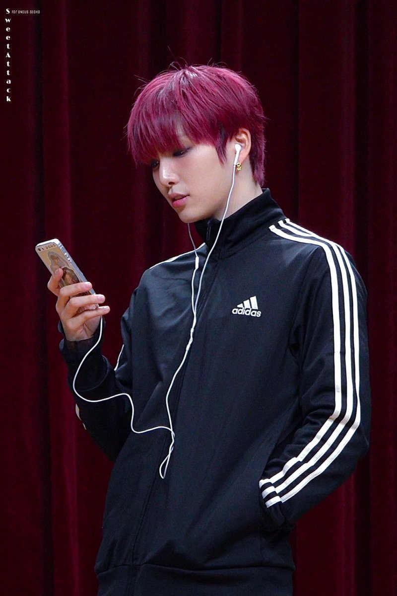 sweetattack_SH's tweet photo. [HQ] 240124 원어스 서호 @ Dear M 뮤직아트 팬싸

그 시절 우리가 사랑했던 그 선배 😍 

#SEOHO #서호 #이서호 #ソホ
#ONEUS #원어스 https://t.co/wKT7HGOIfj
