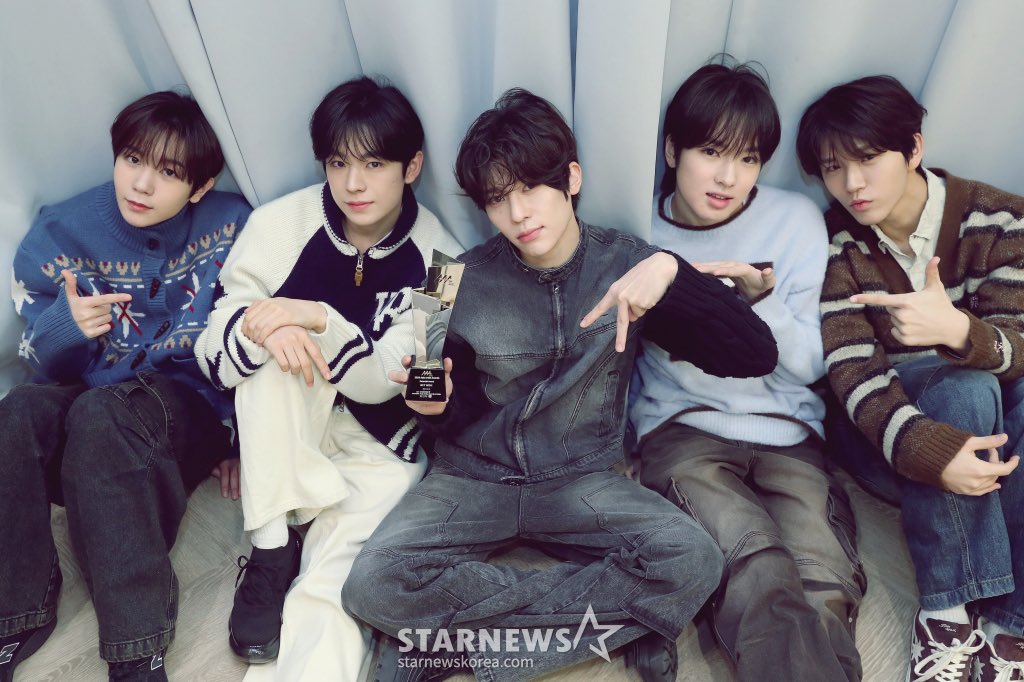 น้องวิช กับถ้วยรางวัล AAA 2024