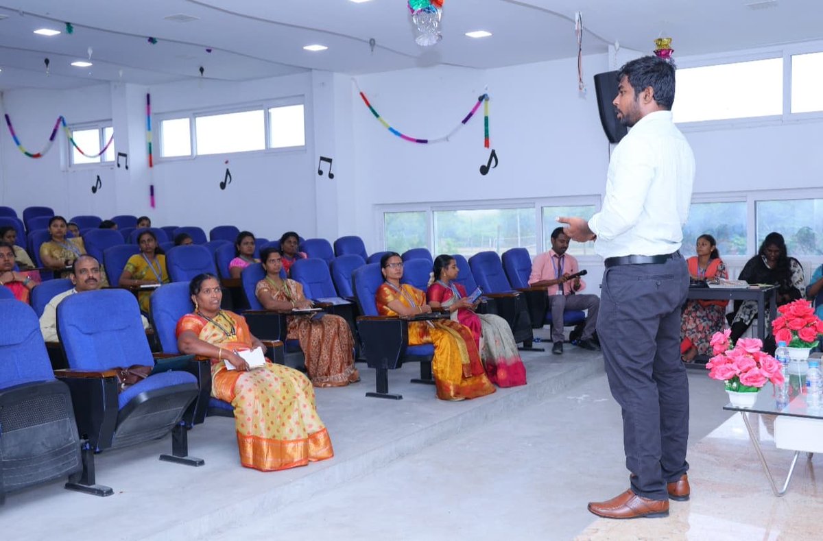 hod_eee_nec's tweet photo. Mr.K.Karthik Kumar AP/EEE, has expert lecture as the Resource Person for the FDP at AAA College of Engg and Tech, on the topic of "A Hands-on Journey Into Electric Vehicle Mastery"
@NECKVP @KarthikKK_007
#thinkeeethinknec #necplacement #NECAlumni #guestlecture #evehicle https://t.co/1xMxtKyKyW