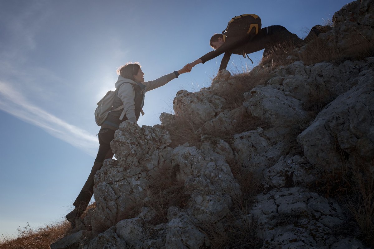 Allison_scollar's tweet photo. 🌟 Mountain climbing is a dance with nature’s extremes. Cold winds, endless skies, and the thrill of the ascent make every step worthwhile. 🧗‍♀️🏔️ #ClimbingLife #PeakGoals https://t.co/LfM3XdiMZB