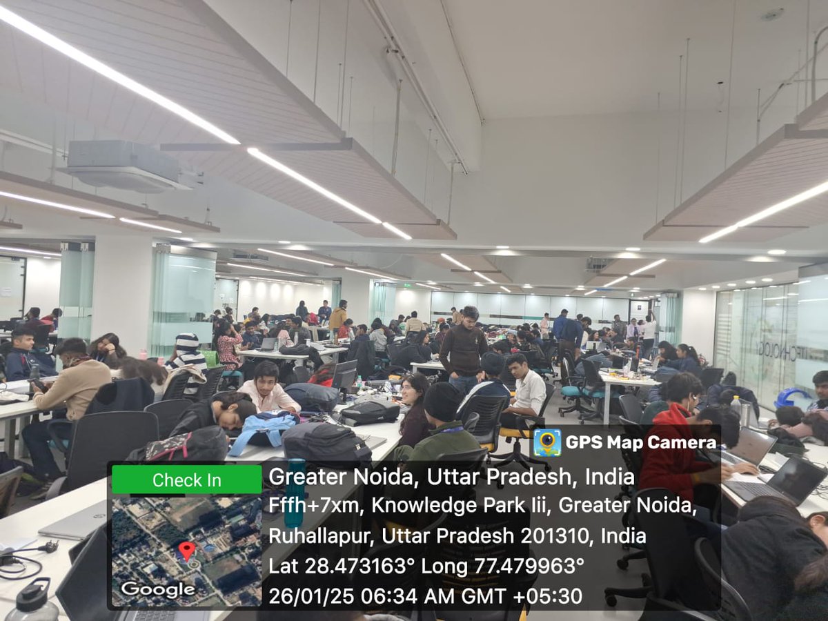 SU_CSE's tweet photo. Technovation Hackathon was an electrifying ride with 2000+ participants, 600+ teams, &amp; real-world problem-solving in AI, sustainability, &amp; urban planning!

💻 24-hr coding + ₹4.5 Lakh prize pool = Tech brilliance!

#Hackathon #Innovation #TechLeaders https://t.co/JITlrJit5s