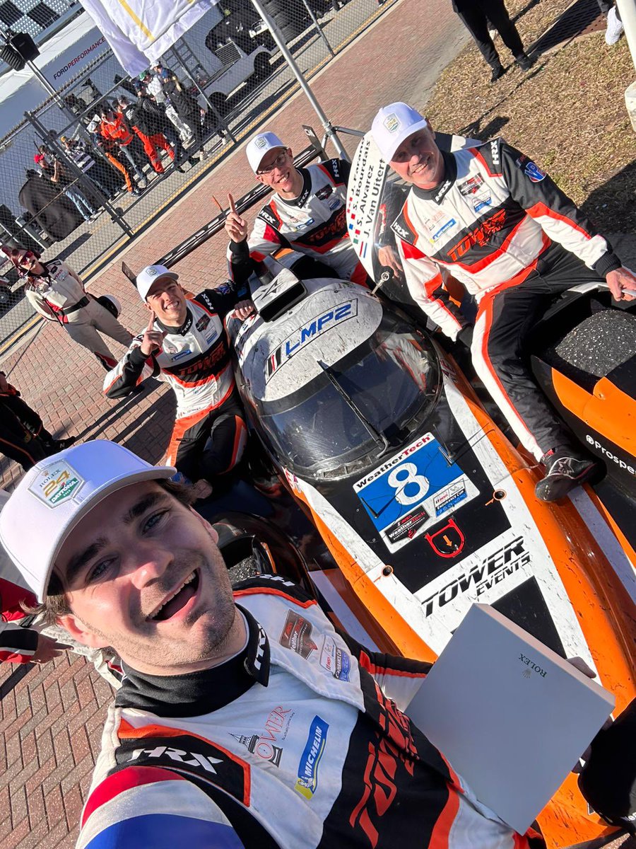 alvarezseb94's tweet photo. P1 las 24H de Daytona 🏆
Después de 24 horas largas y muchas emociones cruzamos la meta primer lugar. Estoy muy feliz de poder cumplir uno de mis https://t.co/KDTyg5djVI gustaría agradecer a mis compañeros, todo el equipo de Tower y mis patrocinadores por hacer esto posible https://t.co/TJyvzz30DF