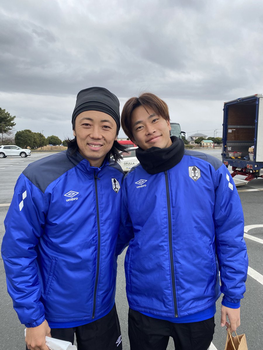 しゅうせいくんから琉球サポさん向けに撮ってって😂😂😂
琉球サポさん。ムッティーもしゅーせくんも元気にやってます💪🏻
#いわてグルージャ盛岡 #FC琉球OKINAWA #元気に頑張ってます