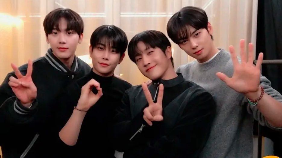 _moonkongdal's tweet photo. 다모여있는 영상 넘 오랜만이햐 https://t.co/BijASBfHXz