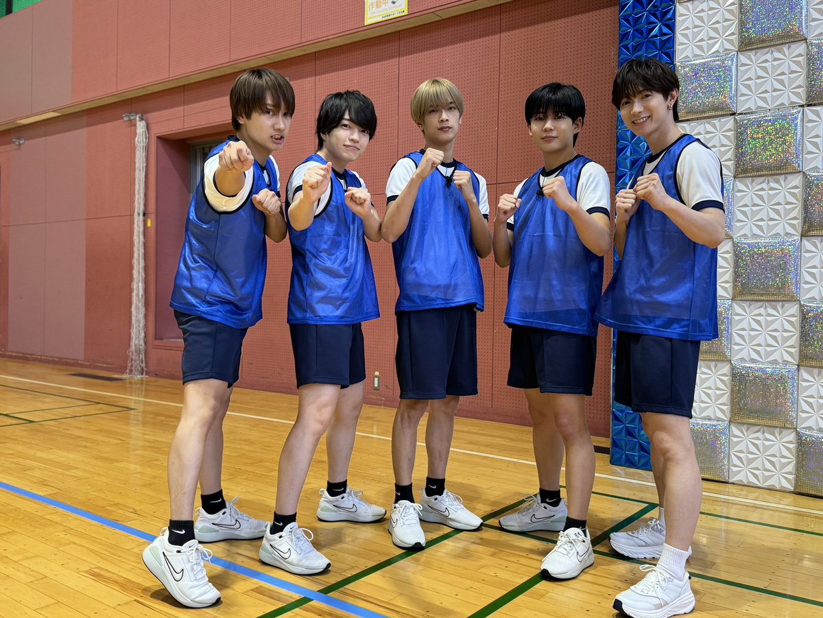 update_danshi's tweet photo. 土曜ごご3時30分
『なにわ男子の逆転男子』
　⚡️⚡️⚡️⚡️⚡️⚡️⚡️

なにわ男子とTravis  Japan
冬の大運動会 前半戦!!
🤹‍♂️お邪魔玉入れ
🧑‍🤝‍🧑二人三脚陣取り合戦
🏃‍♂️ガチンコリレー対決

▽ 無料見逃し配信中 ▽
https://t.co/9SorLSSoHd

#逆転男子
#なにわ男子
#TravisJapan https://t.co/tMhPmtwBvG