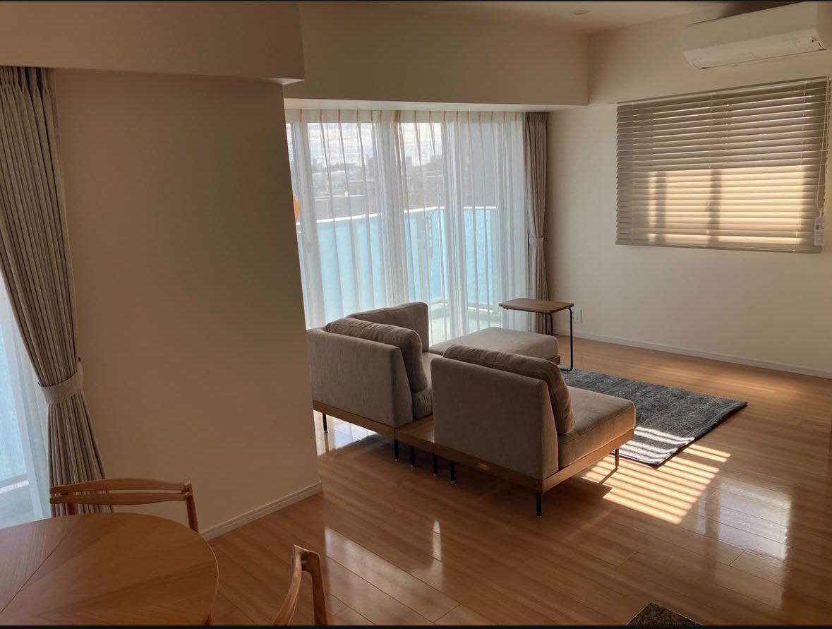 FIND_VALUE__'s tweet photo. #新築平家
常に奥行きを感じられる設計となっており窓を多用することで開放感と明るさを演出しています。
FIND VALUEでは千葉の館山で
モデルルームを新設中です。
ゼロLDKの平屋を体験宿泊で
体感してみませんか?
ご相談はコメント、HPからも受付中です。
https://t.co/bWBflk0g3f
#LIMINI #polku https://t.co/IFvv0ltx4L