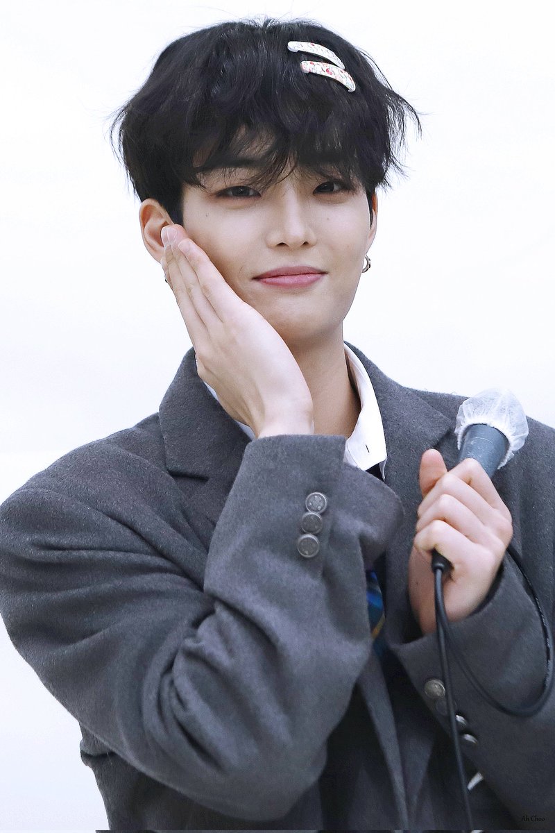 250125 라이징스타

🌷 

#김성중 #성중 #KIMSUNGJOONG #SUNGJOONG #겨울이니까