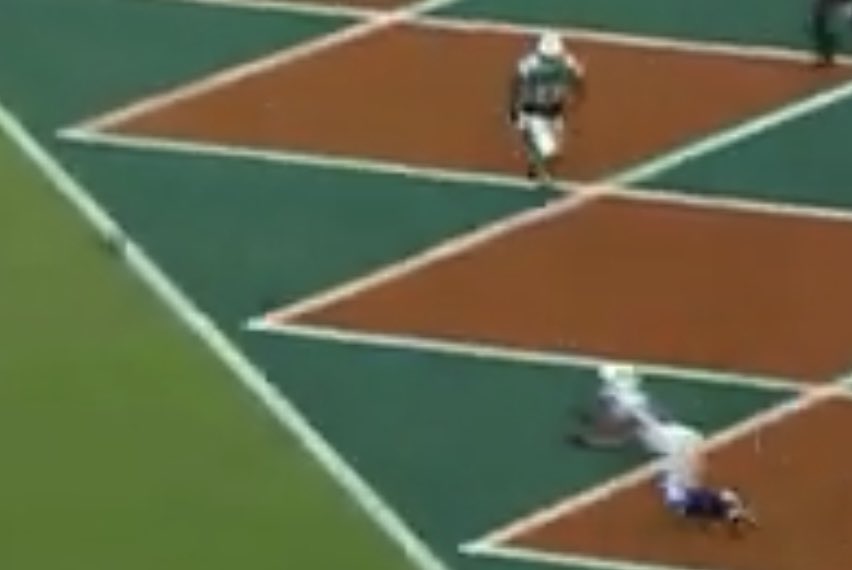 LouisPaoneLV's tweet image. Same energy.  

#Billsmafia  #Buffalobills #BuffvsKC