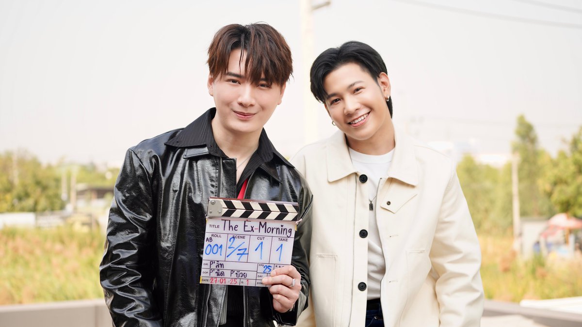 TheExMorning's tweet photo. AND ... ACTION!! 
ต้อนรับวันจันทร์กันด้วยบรรยากาศเปิดกล้อง "เพราะแฟนเก่าเปลี่ยนแปลงบ่อย The Ex-Morning" หลังจากนี้มาส่งกำลังใจให้กับนักแสดงทุกคนตลอดการถ่ายทำเลยน้าา 😘🗞

#TheExMorning #GMMTV
@kristtps @stjinx_maya https://t.co/aginBRZCmq