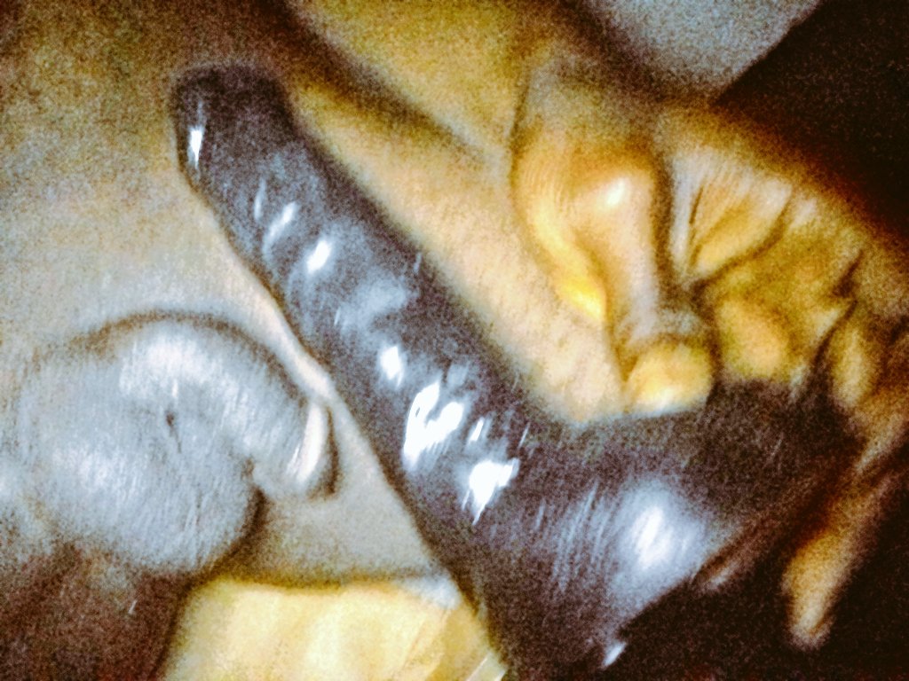 9jagay's tweet photo. I'm over this size.
Who's gonna get me a bigger sized dildo🍆🍆 https://t.co/cernhJ5Ezq