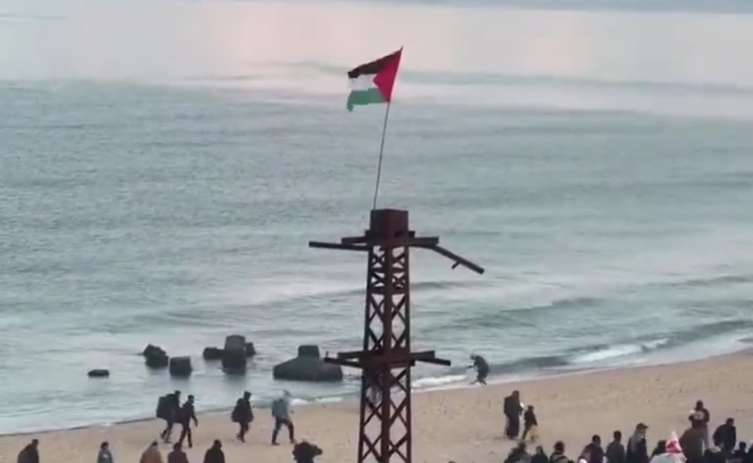 عاجل 

علم فلسطين يرفرف الآن فوق نتساريم بدلاً من علم الاحتلال الإسرائيلي 

٢٧ يناير.
