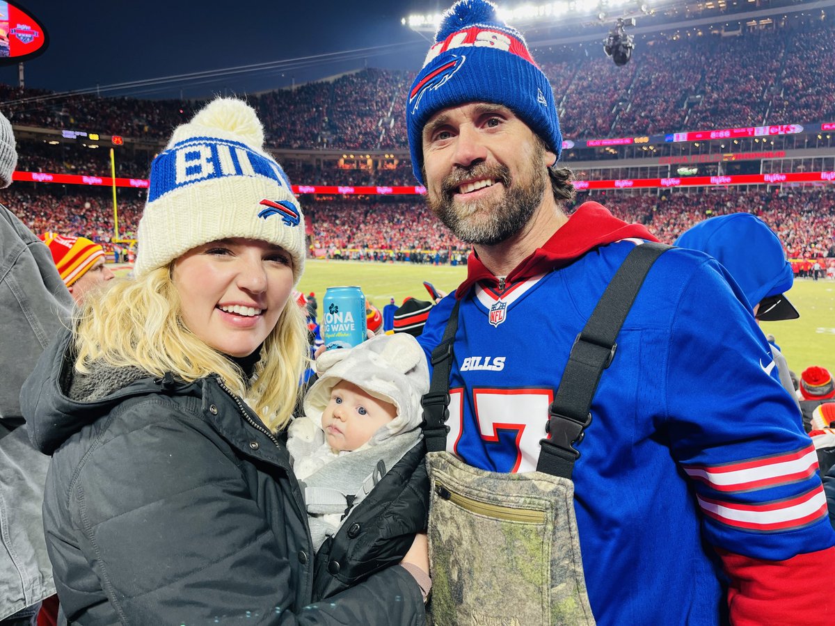 thesteerman's tweet image. Trying to explain to my daughter that Josh Allen, Lamar Jackson and Joe Burrow trying to beat Mahomes is like watching Reggie Miller, Barkley & Ewing beat Jordan in his prime. @Chiefs vs @BuffaloBills
