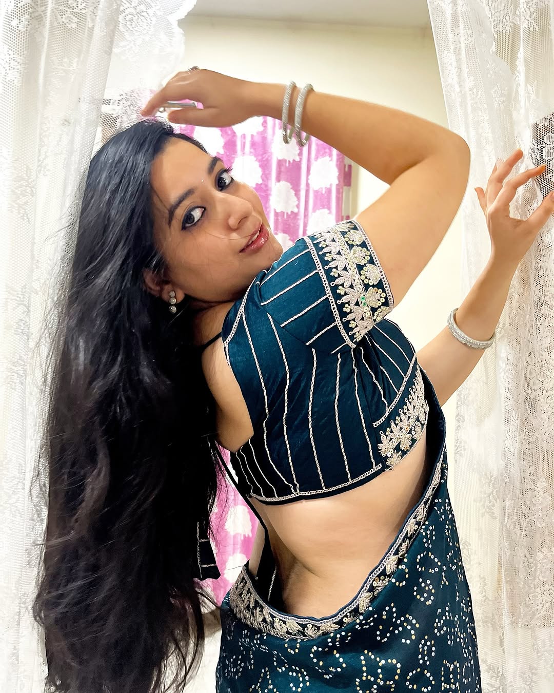 GiRsT6wW4AAyLHB?format=jpg&name=large