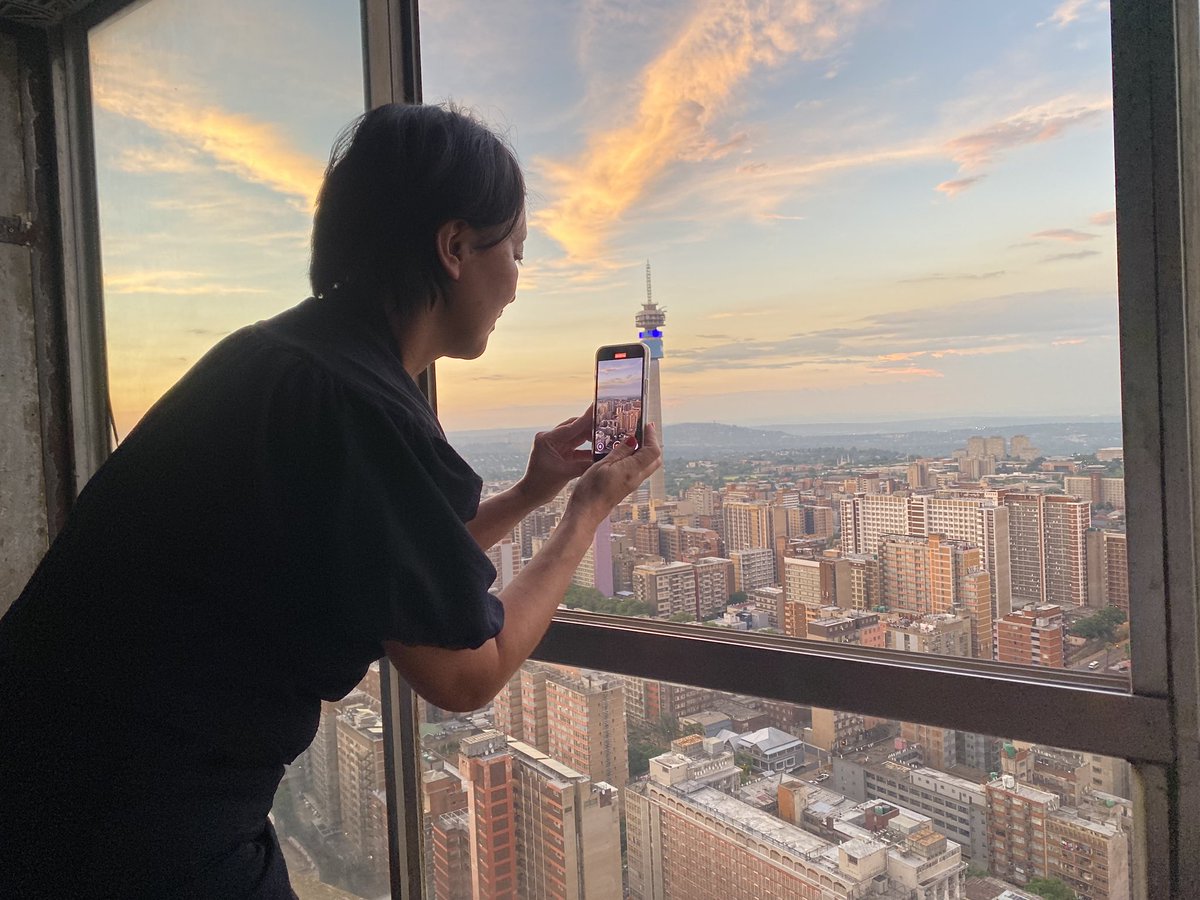 DlalaNje's tweet photo. 🌆🇩🇪VIELEN DANK GOETHE🇩🇪🌆

Always a pleasure to host @goethejoburg for a #PonteLove visit ❤️

Another superb organisation leveraging culture &amp; heritage with international relations 🇩🇪🇿🇦 

Popping in for a #DlalaSundowners on Friday🌆

Bis zum nächste Besuch❤️

#DlalaLiebtGoethe https://t.co/vvuU2UXGzp