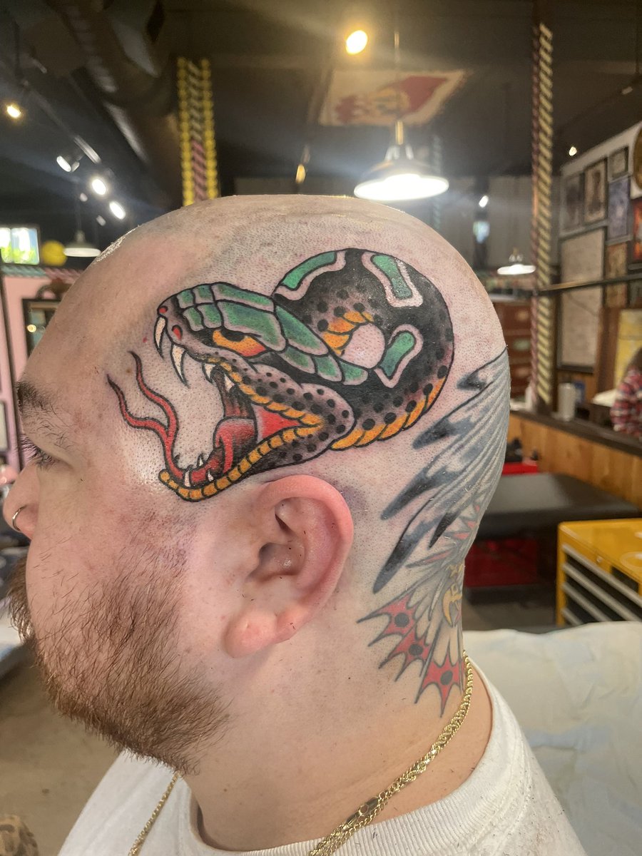 asmth_'s tweet photo. This month has been rough but my head is done! https://t.co/qG9oc8iMYL