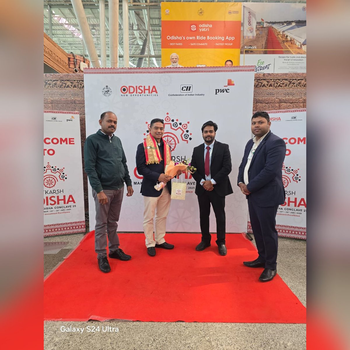 InvestInOdisha's tweet photo. Welcoming H.E. Dato' Muzafar Shah Mustafa, High Commissioner of #Malaysia to India, to #UtkarshOdisha #MIO2025. Honored by his presence as we strengthen ties for mutual growth and collaboration.
#InvestInOdisha #MakeInOdisha #InvestInFuture #MakeItGlobal https://t.co/PeKcHwgG4J