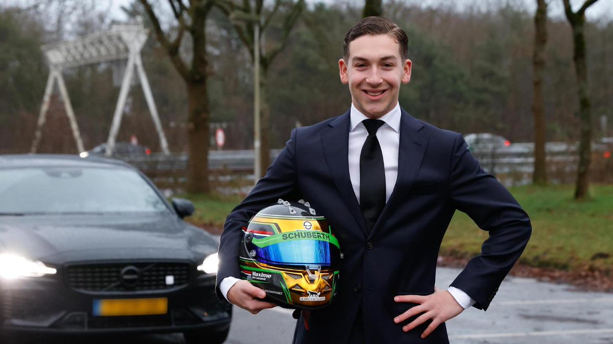 Maxime (18) is ’met het stuur in z’n handen geboren’ en is nu de jongste in de regio met het certificaat Directiechauffeur gooieneemlander.nl/regio/gooi-en-…