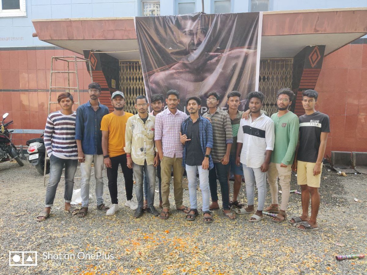 VDCelebrations's tweet photo. Liger First Glimpse Celebrations Nandyal.๐ฅ
#Liger #LigerFirstGlimpse #VijayDeverakonda #VDCelebrations https://t.co/8oJyVdAmVJ