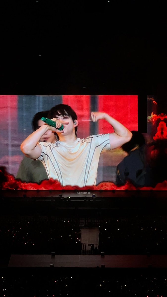 jieunssc's tweet photo. Went into svt concert as a casual listener, came out transformed and changed 💎
Bias: scoups
Bias wrecker: scoups

#svt #SVT_RIGHT_HERE_SINGAPORE #scoups #seungcheol https://t.co/xJS6Tkr953