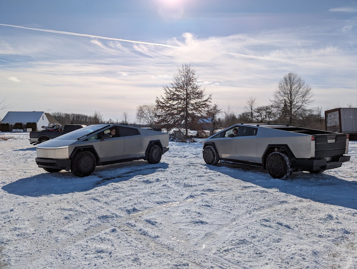 MrGoElectric's tweet image. Last night I did some winter camping in rural Michigan. To my surprise, another @cybertruck showed up! It was my first time seeing two Tesla Cybertents deployed together in the wild.
The trucks had fun in the snow!