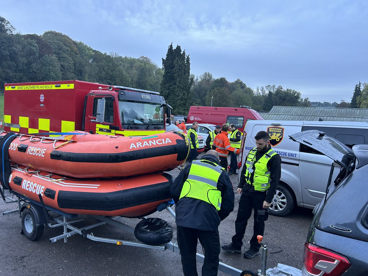 Surf Life Saving GB (@surflifesaving) on Twitter photo After a long night helping evacuate people our #flood teams from <a href="/barbhovercraft/">BARB Search & Rescue</a> and <a href="/WessexRescue/">Wessex Rescue</a> are returning home. Great work working with <a href="/ASPolice/">Avon and Somerset Police</a> #SLSGB boat teams 👊 After a long night helping evacuate people our #flood teams from <a href="/barbhovercraft/">BARB Search & Rescue</a> and <a href="/WessexRescue/">Wessex Rescue</a> are returning home. Great work working with <a href="/ASPolice/">Avon and Somerset Police</a> #SLSGB boat teams 👊