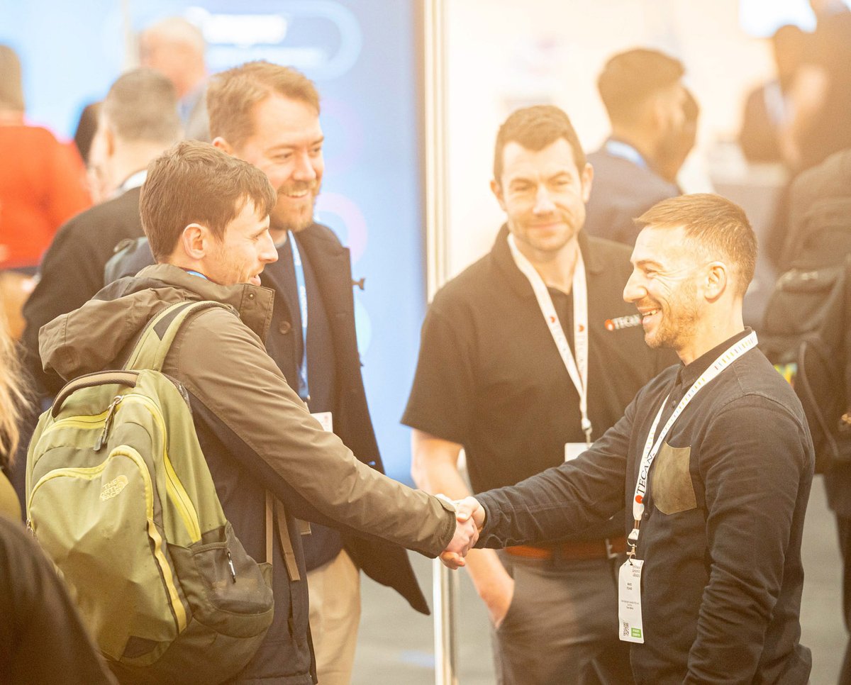 When introducing colleagues at conferences, it's always a good idea to mention their secret talent for juggling flaming chainsaws in their spare time.  #ConferencePhotography #EventPhotography #PhotoOfTheDay #EventHighlights #NetworkingEvent