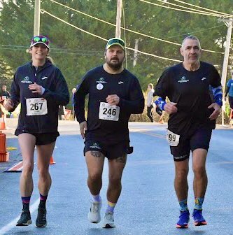 CharlesKuyper's tweet photo. Another great day at the Cobble Hill 10k @vanislandseries 
Next stop bastion 12k https://t.co/g2vHYtbjWT