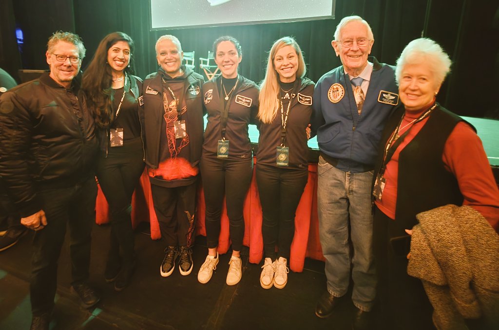 Generations upon generations of astronauts. This is the world today. ❤️🚀👨🏻‍🚀👩🏽‍🚀👩🏾‍🚀👩🏻‍🚀👩🏼‍🚀👨🏻‍🚀🌎🌕

L-&gt;R: <a href="/henry_wolfond/">Henry Wolfond</a> me <a href="/DrSianProctor/">Dr. Sian “Leo” Proctor</a> <a href="/Gillis_SarahE/">Sarah Gillis</a> <a href="/annawmenon/">Anna Menon</a> <a href="/Cmd16Duke/">Charlie Duke</a> &amp; Charlie's wife Dorothy

<a href="/Erdayastronaut/">Everyday Astronaut</a> <a href="/AstroAwardsLive/">Astro Awards Live</a> 
Photo by <a href="/johnkrausphotos/">John Kraus</a>