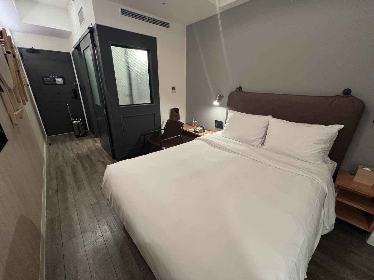 PON_libe's tweet image. 楽しかった2泊3日の
東京→大阪1人旅も終わり、
今日からまた日常の始まりです🥺
・育休中の本業の会社への愛を再確認♡
・築地や秋葉原で友人と朝から夜まで飲み🍺
・会社の人たちと浅草観光🏮
・大阪で他業種交流会🍺
などなど、たくさんの人に会えて
得るものも多く幸せな3日間でした😊✨