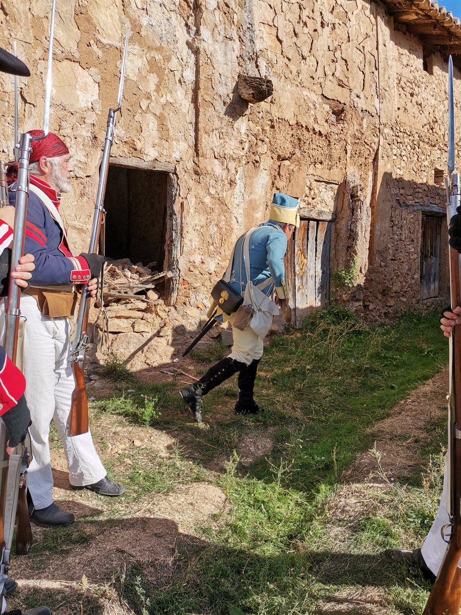 VoluntariosdeAr's tweet photo. El 27 de enero de 1809 se produjo un gran asalto a los muros de Zaragoza. Las tropas sitiadoras no tomaron la ciudad, tan solo algunos puntos. Se inició un combate urbano que duraría un mes. Casa por casa. https://t.co/WOwLz6HPaQ